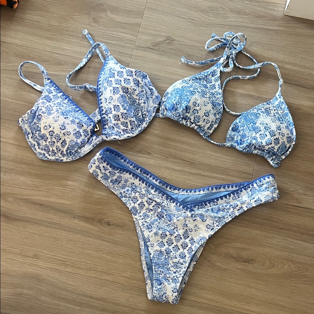 Hollister Blue and White Floral Bikini Set